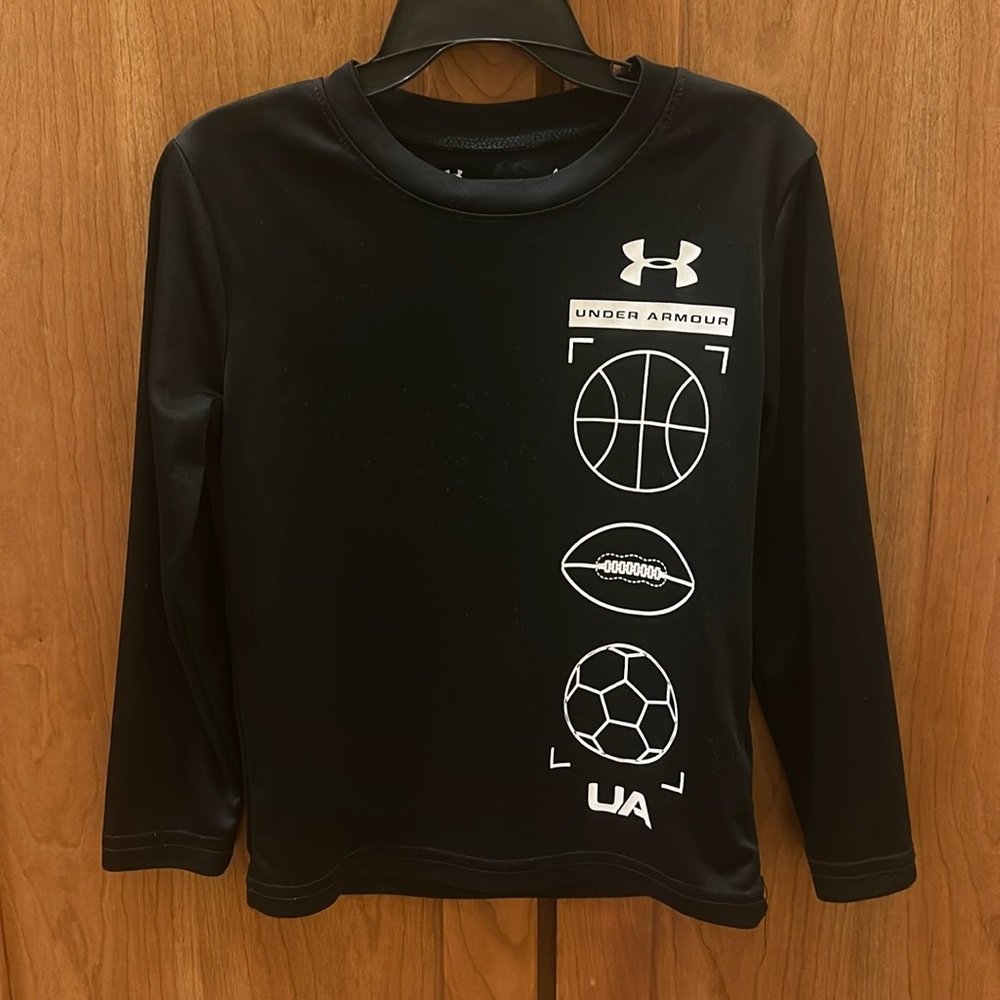 Under armor boys 4 long sleeve tee